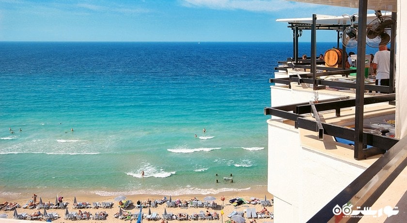 چشم انداز زیبای ساحل